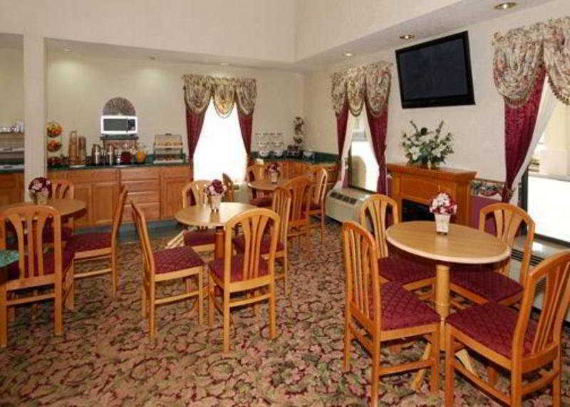 Quality Inn & Suites Columbus Restaurant photo